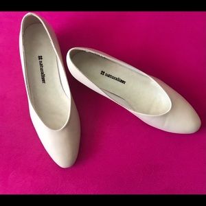 New Cream Naturalizer Low Heel Wedges 9M